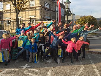 Für die Kinder gab es bei der Eröffnung des Energieweges ein Gewinnspiel. © Gabriele Fahrafellner - Energiegruppe Hafnerbach